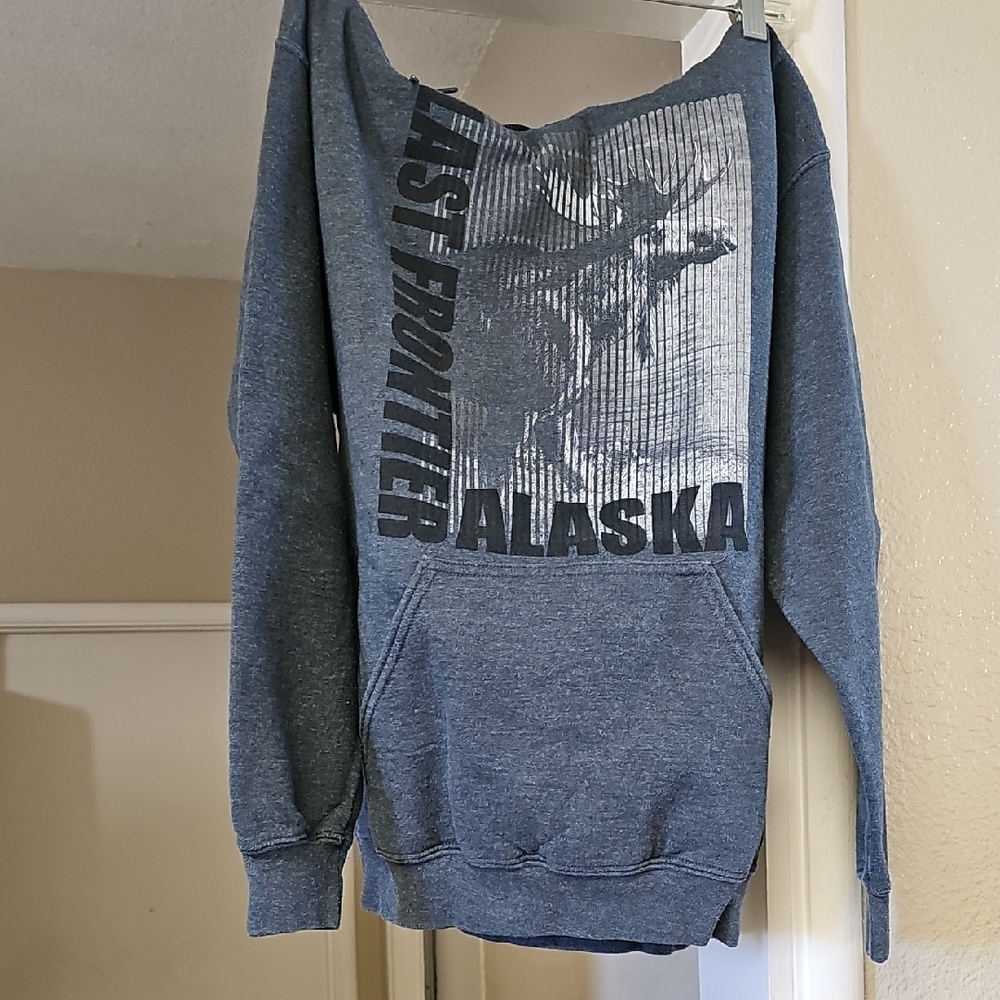 Gildan Heavy Blend Grey Sweatshirt. Tote 6.